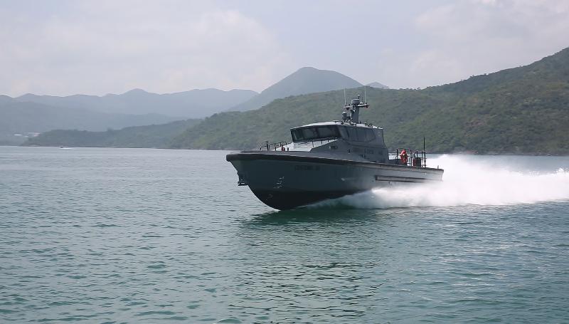 香港海关购置四艘新高速截击艇，取代旧有四艘同类型船只，加强海上截击能力。新购置的高速截击艇的航速、操控性、续航能力和夜航等性能均较旧有截击艇显著提升。