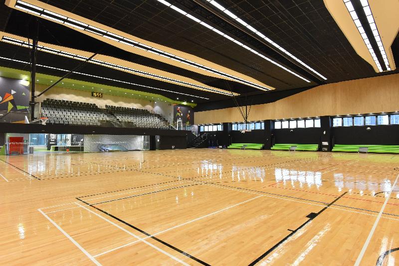 The multi-purpose arena on the fifth floor of Siu Lun Sports Centre will be opened for public use on December 31, providing a wide range of leisure and sports facilities to the public.