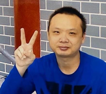 Lam Wing-nam, aged 40, is about 1.7 metres tall, 73 kilograms in weight and of medium build. He has a round face with yellow complexion and short black hair. He was last seen wearing a black shirt, greyish-black jacket, black trousers and black shoes.