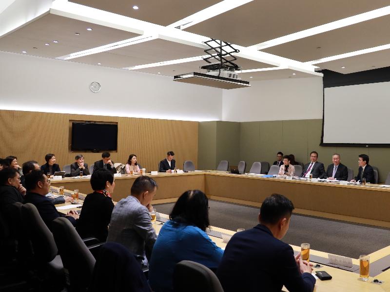 The Travel Industry Authority (TIA) held its first meeting today (January 14). Photo shows the Secretary for Commerce and Economic Development, Mr Edward Yau (first right), addressing the meeting. Looking on are the Chairman of the TIA, Mr Ma Ho-fai (second right); the Commissioner for Tourism and Deputy Chairman of the TIA, Mr Joe Wong (third right); and the Deputy Commissioner for Tourism, Miss Katharine Choi (fourth right).