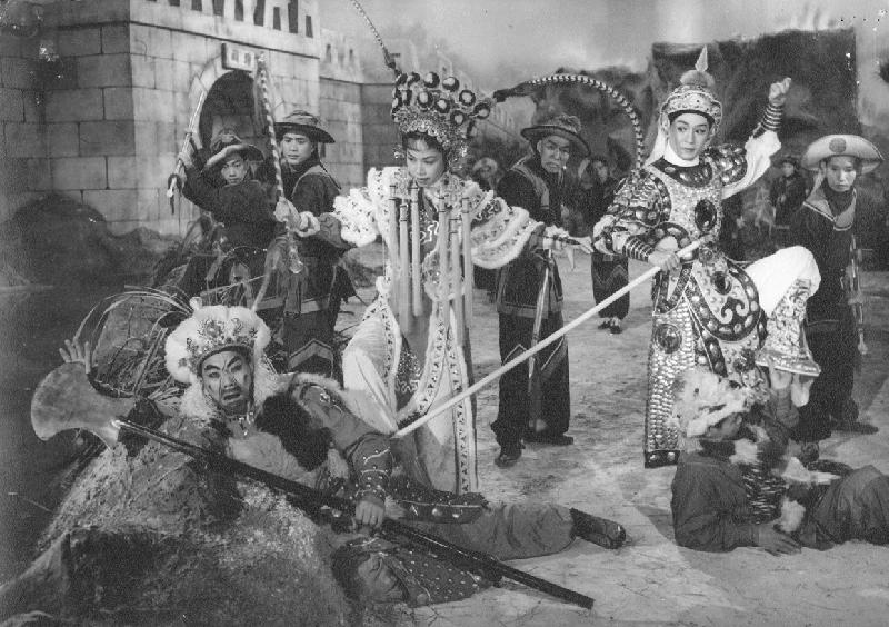 "Cantonese Opera Gems@North District Town Hall", presented by the Hong Kong Film Archive of the Leisure and Cultural Services Department, will show 12 Cantonese opera film classics from February 15 to March 22 at the Auditorium of North District Town Hall. Photo shows a film still of "Spring's Joyous Blessings" (1958).