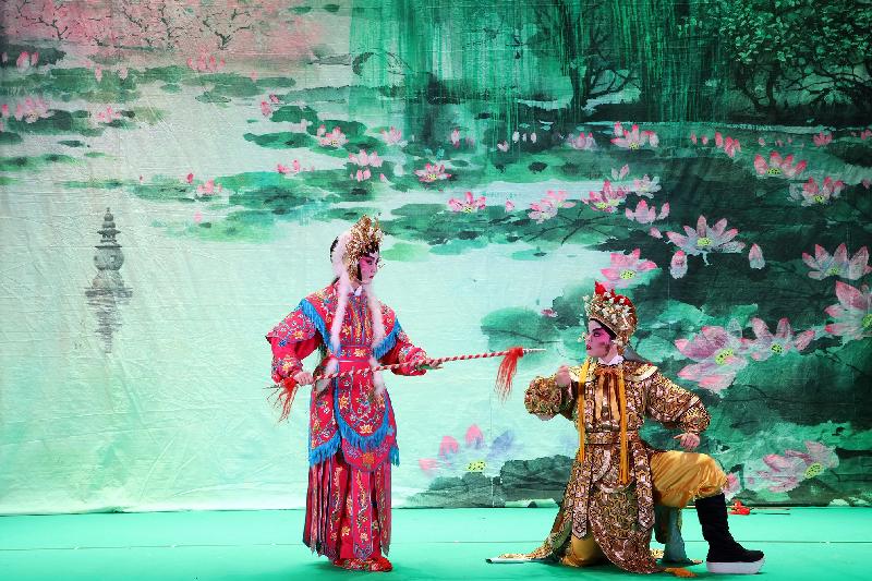 The Tao Arts Wan Chai - Community Arts Scheme will present its final performances of "The Winter Melon Tale" on February 15 and 16 at the Sai Wan Ho Civic Centre Theatre. The young performers, including the participants of the Workshop on Cantonese Opera for Youngsters, will showcase their achievements in the Scheme.