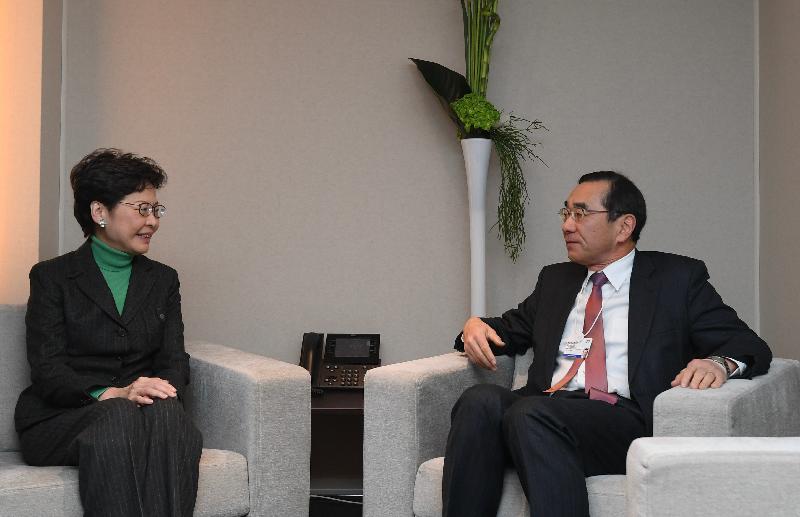 The Chief Executive, Mrs Carrie Lam, continued to attend the World Economic Forum Annual Meeting in Davos, Switzerland, today (January 22, Davos time). Photo shows Mrs Lam (left) meeting with the Chairman of the Japan External Trade Organization, Mr Nobuhiko Sasaki (right).