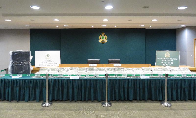 香港海關一月十七日在香港國際機場檢獲約七十公斤懷疑大麻花，估計市值約一千二百萬元。這是海關過去十年於香港國際機場破獲的最大宗販運大麻案件。