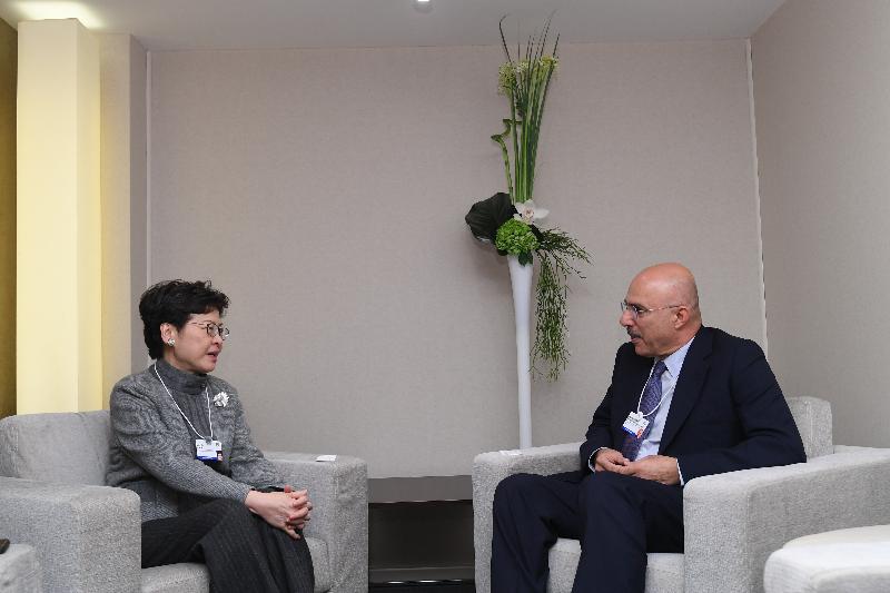 The Chief Executive, Mrs Carrie Lam, continued to attend the World Economic Forum Annual Meeting in Davos, Switzerland, today (January 23, Davos time). Photo shows Mrs Lam (left) meeting with the Executive Chairman of Investcorp, Mr Mohammed Alardhi (right).