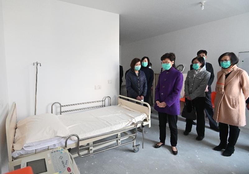 The Chief Executive, Mrs Carrie Lam, today (February 19) inspected Chun Yeung Estate in Fo Tan, which will be used as a quarantine centre, to learn about the preparation work. Photo shows Mrs Lam (third right) visiting the medical centre.