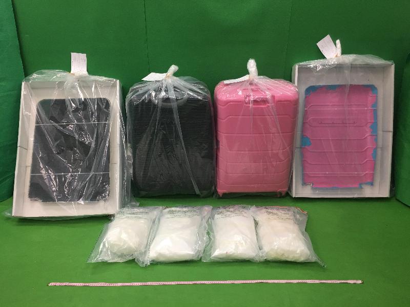 Hong Kong Customs yesterday (February 23) detected two passenger drug trafficking cases at Hong Kong International Airport and seized about 16.3 kilograms of suspected ketamine and about 5.8 kilograms of suspected cocaine with an estimated market value of about $15 million in total. Photo shows the suspected ketamine seized.