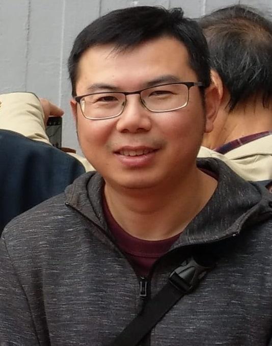 Poon Wing-yan, aged 40, is about 1.7 metres tall, 65 kilograms in weight and of medium build. He has a round face with yellow complexion and short black hair. He was last seen wearing a pair of black glasses, a grey hooded jacket, black trousers, dark-coloured sports shoes and carrying a black rucksack.
