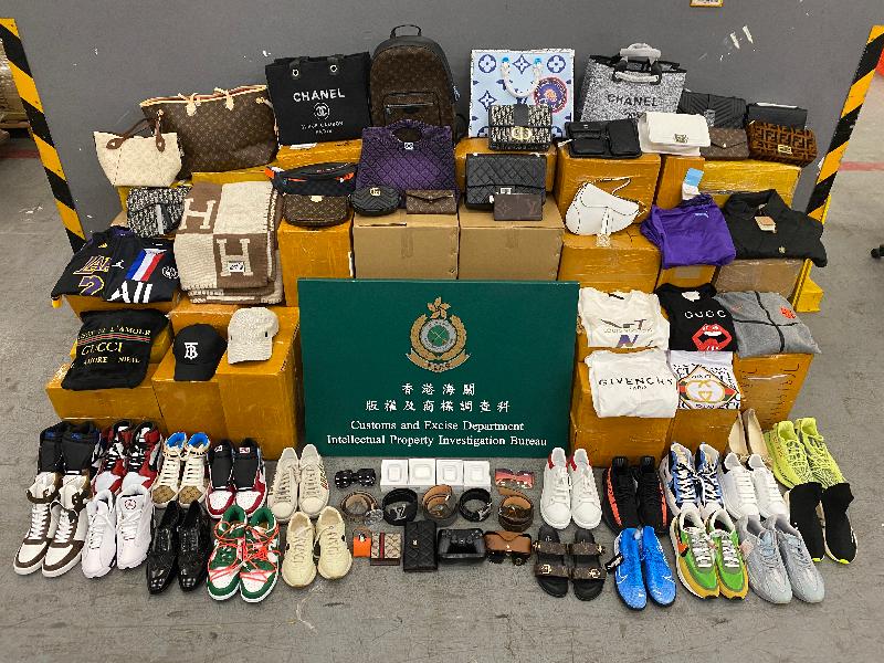 Hong Kong Customs conducted a three-week joint operation with Mainland and Macao Customs from April 20 to May 10 to combat cross-boundary counterfeiting activities among the three places, and with goods destined for North American countries. During the operation, Hong Kong Customs seized about 10 000 items of suspected counterfeit goods with an estimated market value of about $1.5 million. Photo shows some of the suspected counterfeit goods seized.