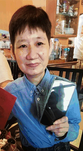 Leung Yin-fan, aged 50, is about 1.45 metres tall, 35 kilograms in weight and of thin build. She has a square face and short black hair. She was last seen wearing a dark blue camouflage jacket, blue jeans, grey shoes and carrying a black backpack.
