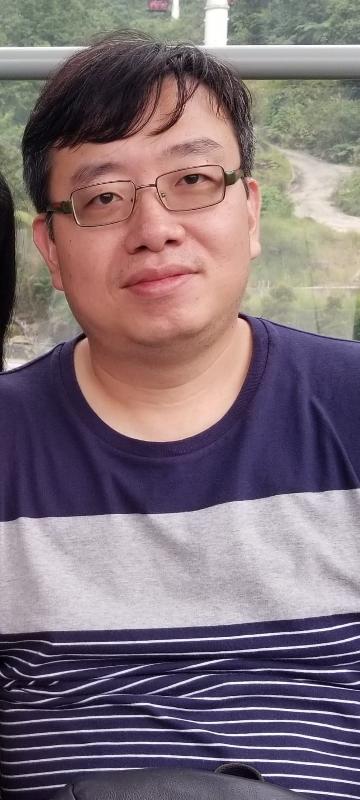 Ho Chi-leung, aged 44, is about 1.86 metres tall, 80 kilograms in weight and of medium build. He has a round face with yellow complexion and short black hair. He was last seen wearing a black polo shirt, blue jeans, black leather boots and carrying a black backpack.
