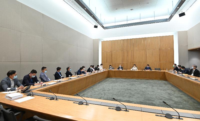 The Chief Executive, Mrs Carrie Lam (sixth right) meets Legislative Council members of the Democratic Alliance for the Betterment and Progress of Hong Kong at the Chief Executive's Office today (August 12). Also present were the Chief Secretary for Administration, Mr Matthew Cheung Kin-chung (seventh right), and some Directors of Bureaux.
