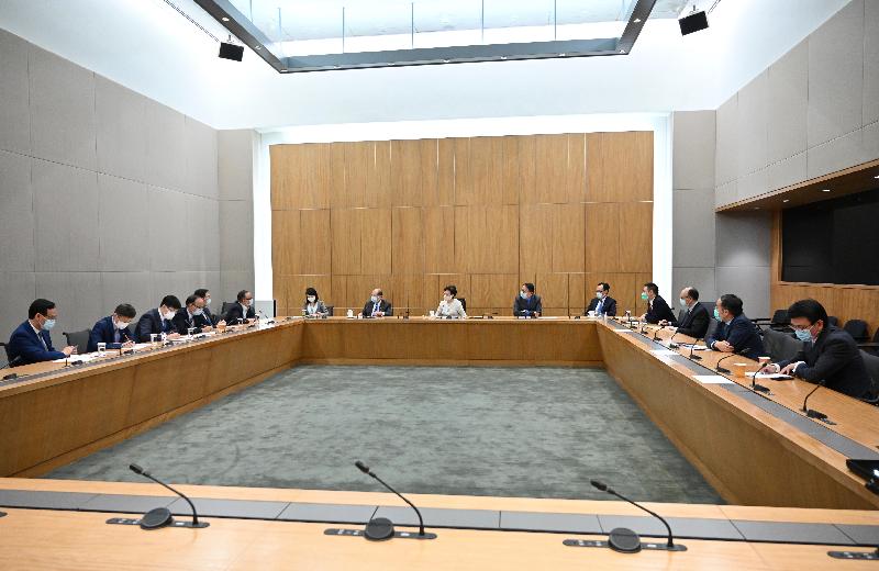 The Chief Executive, Mrs Carrie Lam (seventh right) meets pro-establishment Legislative Council members at the Chief Executive's Office today (August 12). Also present were the Chief Secretary for Administration, Mr Matthew Cheung Kin-chung (eighth left), and some Directors of Bureaux.
