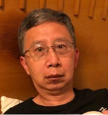 Kwan Wai-tong, aged 57, is about 1.73 metres tall, 60 kilograms in weight and of thin build. He has a long face with yellow complexion and short grey hair. He was last seen wearing a pair of glasses, a brown short-sleeved shirt, blue jeans, blue shoes and carrying a green shoulder bag.
