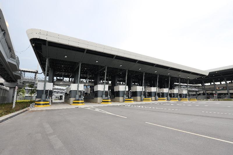 香园围边境管制站货检设施将于八月二十六日开放予跨境货车使用。图示该边境管制站的货检设施。
