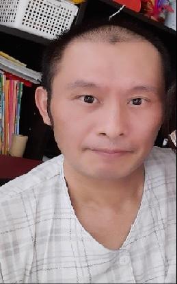 Wong Siu-lam, aged 44, is about 1.68 metres tall, 50 kilograms in weight and of thin build. He has a square face with yellow complexion and short black hair. He was last seen wearing a blue short-sleeved T-shirt, blue trousers and blue shoes.     