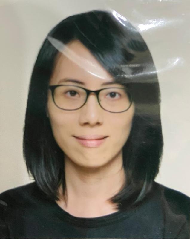 Chan Sze-nga, aged 39, is about 1.55 metres tall, 45 kilograms in weight and of thin build. She has a pointed face with yellow complexion and long straight black hair. She was last seen wearing glasses, a grey short-sleeved T-shirt, blue trousers, black shoes and carrying a black rucksack.