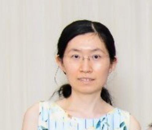 Man Kwai-fong, aged 35, is about 1.68 metres tall, 50 kilograms in weight and of thin build. She has a round face with yellow complexion and long black hair. She was last seen wearing a black short-sleeved T- shirt, a grey skirt, grey slippers and carrying a dark-coloured backpack.
