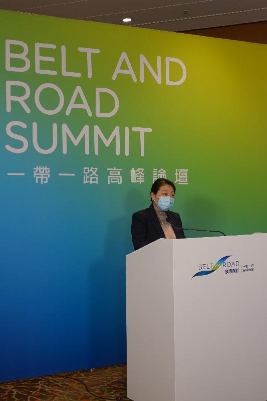 The fifth Belt and Road Summit opened today (November 30). The Secretary for Justice, Ms Teresa Cheng, SC, delivered welcome remarks at a thematic breakout session titled “Positioning Hong Kong for Deal-Making and Dispute Resolution under the Belt and Road Initiative”.
