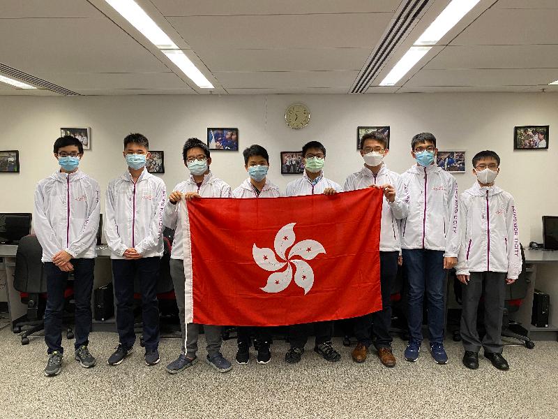 Eight students representing Hong Kong achieved encouraging results in the 5th International Olympiad of Metropolises from December 16 to 22. They are (from left) Chu Cheuk-hei, Allan Guo, Lau Sze-chun, Lai Wai-lok, Li Yung-chi, Leung Chun-fung, Yeung Man-tsung and Hsieh Chong-ho.
