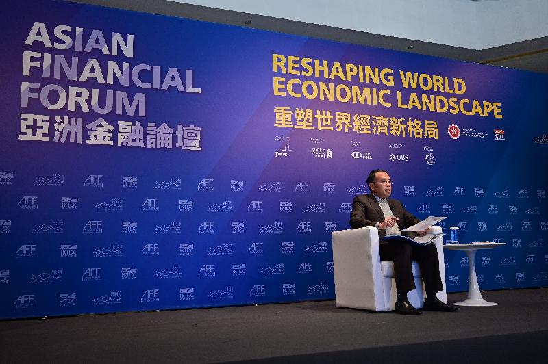 The Secretary for Financial Services and the Treasury, Mr Christopher Hui, addresses the plenary session on "Reshaping World Economic Landscape" at the 14th Asian Financial Forum this morning (January 18). The session offered insights on the role of the financial services sector in contributing to the bolstering of economic recovery and the opportunities for financial services in the new economic landscape. 