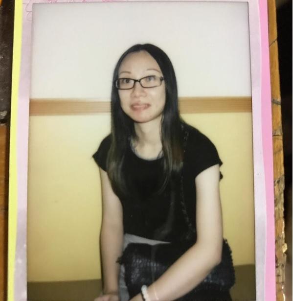 Hui Mei-ling, aged 38, is about 1.6 metres tall, 50 kilograms in weight and of medium build. She has a long face with yellow complexion and long black hair. She was last seen wearing a white jacket, black trousers, black shoes and black-rimmed glasses, carrying an orange recycle bag.