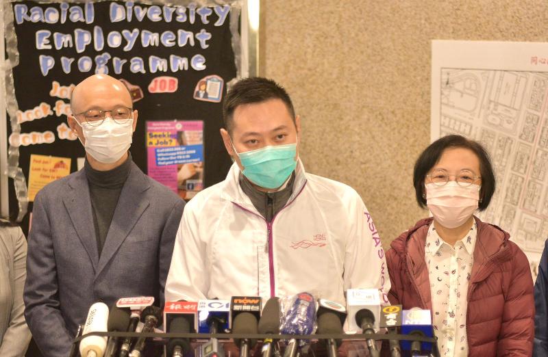 The Secretary for the Environment, Mr Wong Kam-sing (left); the Secretary for Food and Health, Professor Sophia Chan (right); and the Secretary for Home Affairs, Mr Caspar Tsui (centre), today (January 23) meet the media on the compulsory testing in "restricted area".
