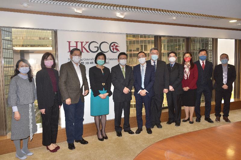 The Commissioner for Labour, Mr Chris Sun, has paid visits to a number of labour organisations and employer associations in the past month to strengthen communication and engagement with employees and employers. Picture shows Mr Sun (fifth left) visiting the Hong Kong General Chamber of Commerce.