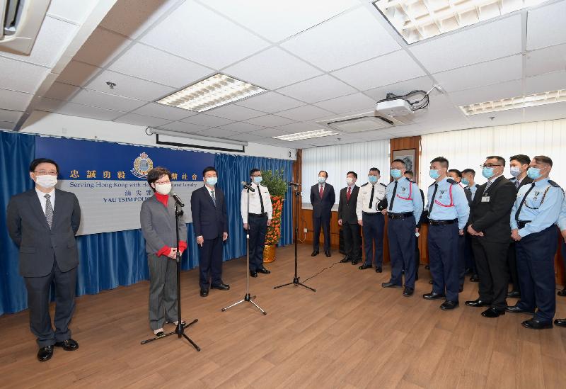 The Chief Executive, Mrs Carrie Lam (second left), visited the Hong Kong Police Force this afternoon (January 31) to learn more about its recent situation and met with the police officers who were injured earlier while handling illegal violent incidents to give them her regards. Photo shows Mrs Lam speaking to the police officers at Tsim Sha Tsui Police Station. Looking on are the Director of the Liaison Office of the Central People's Government in the Hong Kong Special Administrative Region (CPGLO), Mr Luo Huining (third left); the Deputy Director of the CPGLO, Mr Yang Jianping (fifth left); the Director-General of the Police Liaison Department of the CPGLO, Mr Chen Feng (sixth left); the Secretary for Security, Mr John Lee (first left) and the Commissioner of Police, Mr Tang Ping-keung (fourth left).
