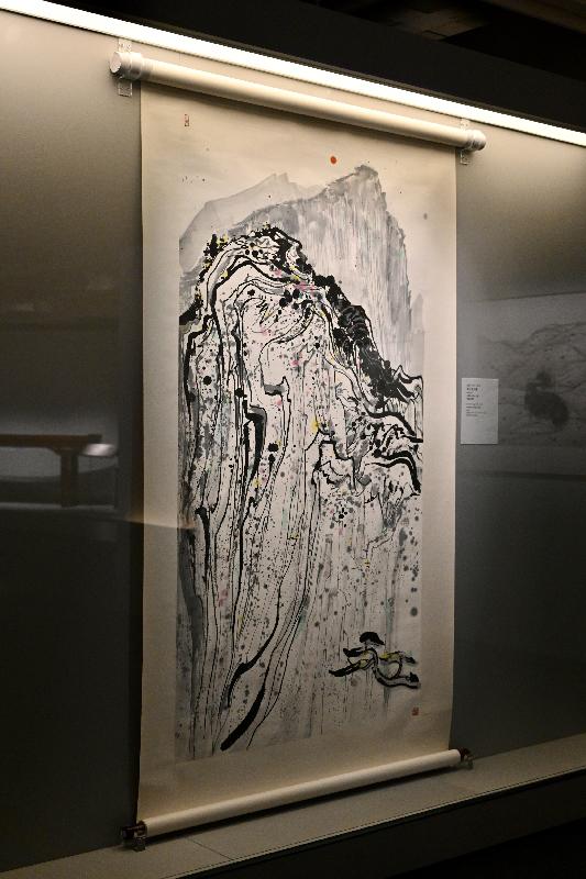 香港藝術館明日（二月十九日）起舉行「聚道傳承──敏求精舍六十周年」展覽。圖示一九八○年代中國畫壇大師吳冠中的作品《華山旭日圖》。（雙瓴居藏品）