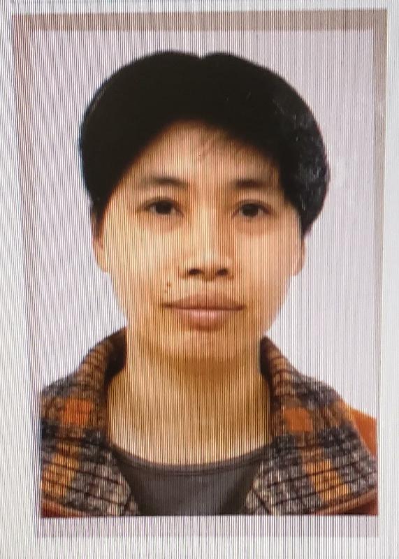 Ho Siu-lun, aged 44, is about 1.6 metres tall, 61 kilograms in weight and of medium build. She has a round face with yellow complexion and short black hair. She was last seen wearing a black long-sleeved jacket, black trousers and black shoes.
