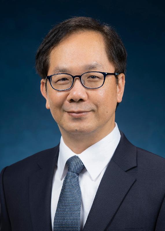 The Department of Justice announced today (March 11) the appointment of Mr Michael Lam Siu-chung as Law Draftsman. He will assume duty on March 16.