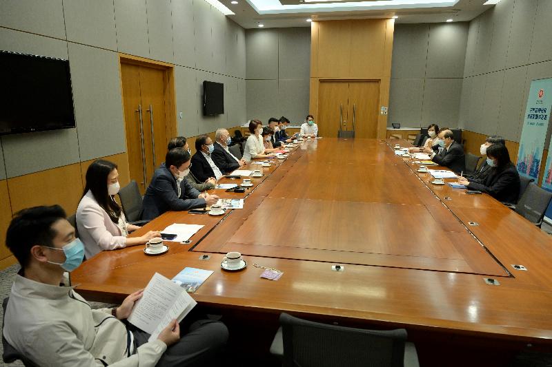 The Chief Secretary for Administration, Mr Matthew Cheung Kin-chung, today (April 1) hosted three briefing sessions to explain the improvements to the Hong Kong Special Administrative Region's electoral system. Photo shows Mr Cheung (third right) at the meeting with the Director of Administration, Mr Daniel Cheng (second right); the Chairman of the Legislative Council (LegCo) House Committee, Ms Starry Lee (seventh left); and LegCo Members Mr Holden Chow (first left), Ms Elizabeth Quat (second left), Mr Wilson Or (third left), Mr Cheung Kwok-kwan (fourth left), Mr Leung Che-cheung (fifth left), Mr Wong Ting-kwong (sixth left), Dr Chiang Lai-wan (eighth left), Mr Vincent Cheng (ninth left), Mr Chan Han-pan (10th left), Mr Lau Kwok-fan (11th left) and Mr Chan Hak-kan (12th left).