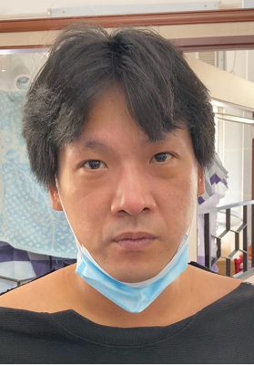 Wong Wai-kei, aged 41, is about 1.75 metres tall, 80 kilograms in weight and of strong build. He has a round face with yellow complexion and short black curly hair. He was last seen wearing a gray long-sleeved shirt, green shorts and slippers.
