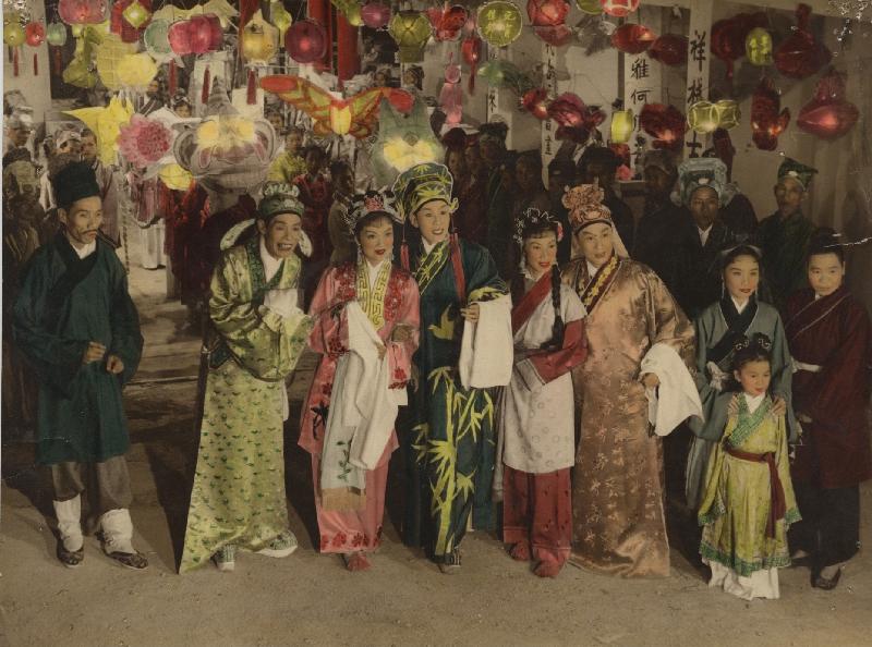 To mark its 20th anniversary, the Hong Kong Film Archive of the Leisure and Cultural Services Department will present "Treasure-Hunt Stories" from April to December, screening 36 archival gems collected between 1992 and 2012. Photo shows a film still of "Emperor Zhengde's Night Visit to the Dragon and Phoenix Inn" (1958).  