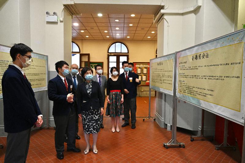 The Education Bureau together with schools in Hong Kong organised a variety of student activities today (April 15) in support of the National Security Education Day to promote national security education. During her visit to King's College, the Under Secretary for Education, Dr Choi Yuk-lin (fourth left), was briefed by students regarding display boards about the National Security Law.