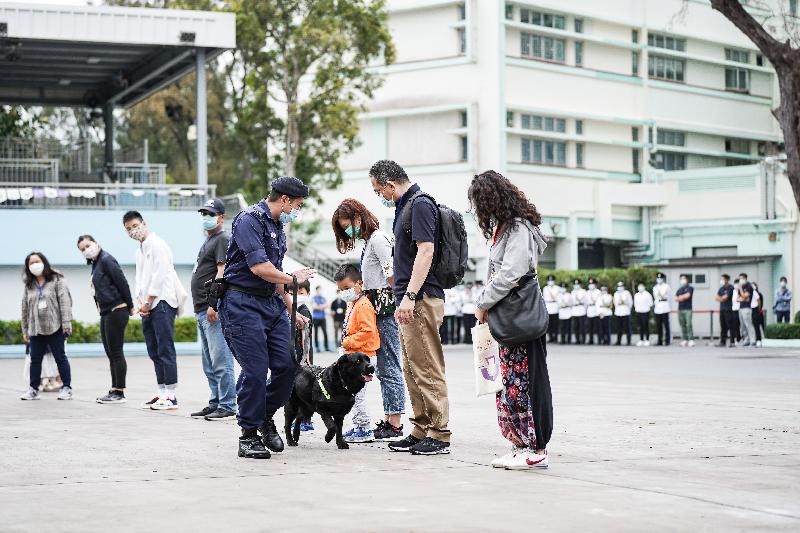 The Correctional Services Department is fully supporting National Security Education Day today (April 15), and held an open day at its Staff Training Institute. Photo shows demonstrations by the Dog Unit.