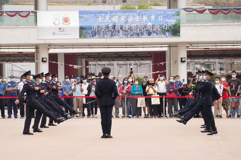 The Fire Services Department held an open day at the Fire and Ambulance Services Academy today (April 15), to introduce training facilities in the academy. Various demonstrations, experiences and performances were arranged for the public. Photo shows fire and ambulance personnel performing the Chinese-style marching.