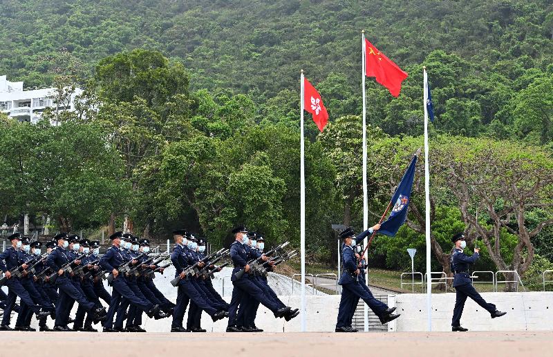 警务处今日（四月十五日）在警察学院举办「全民国家安全教育日」开放日活动。图为警员首次进行中式队列步操表演。