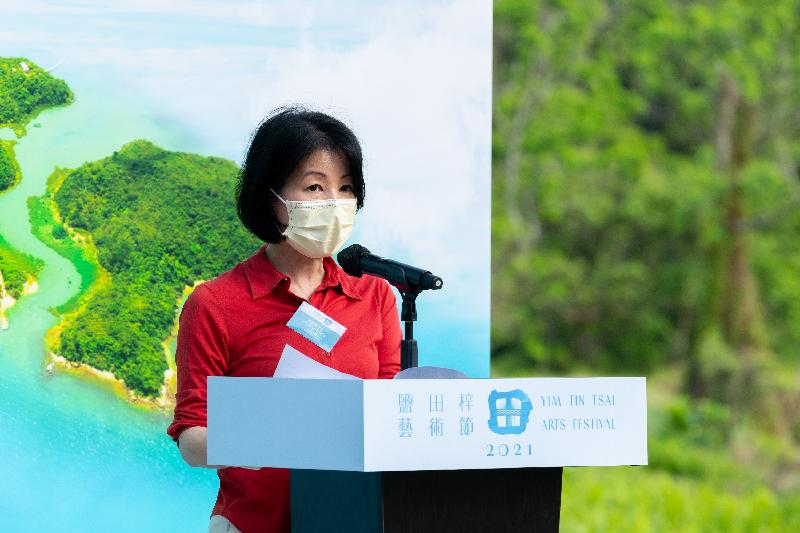 The Yim Tin Tsai Arts Festival 2021 organised by the Tourism Commission was launched today (April 17). Photo shows the Commissioner for Tourism, Ms Vivian Sum, speaking at the online launch ceremony.