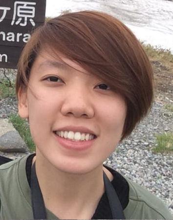 Shek Lok-kiu, aged 24, is about 1.68 metres tall, 45 kilograms in weight and of medium build. She has a long face with yellow complexion and brown straight hair in shoulder length. She was last seen wearing a dark green jacket and carrying a green rucksack.
