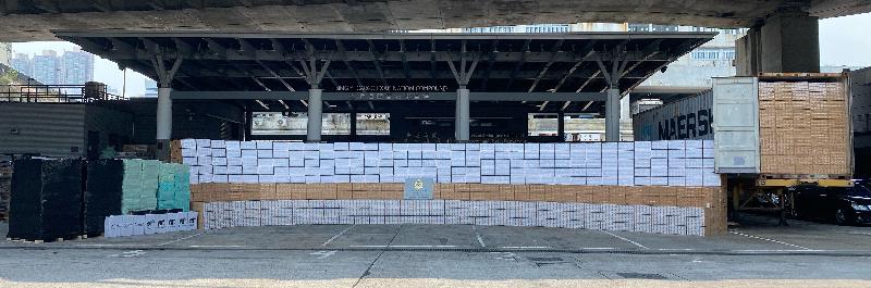 Hong Kong Customs yesterday (April 22) seized about 16 million suspected illicit cigarettes in Yuen Long with an estimated market value of about $44 million and a duty potential of about $30 million. Photo shows the suspected illicit cigarettes seized.