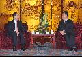四川省常務副省長魏宏（右）與政務司司長唐英年今日（七月六日）在成都會面。
