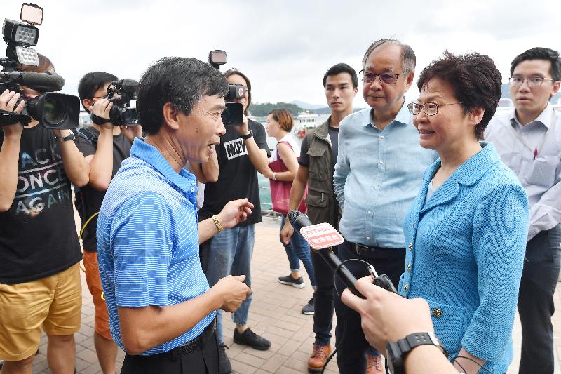 The Chief Executive, Mrs Carrie Lam, visits Sai Kung town centre this afternoon (September 24), to learn about the impact of the typhoon on members of the public.