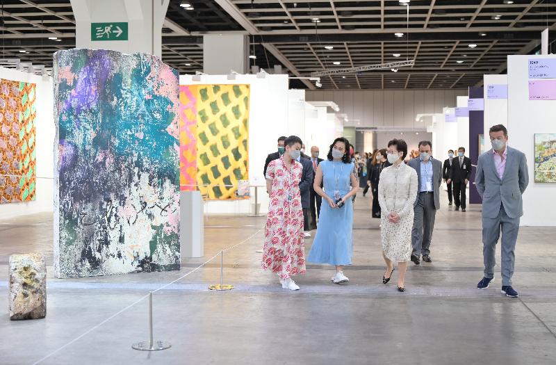 The Chief Executive, Mrs Carrie Lam (third left), today (May 20) visits the ninth edition of Art Basel Hong Kong at the Hong Kong Convention and Exhibition Centre in Wan Chai.
