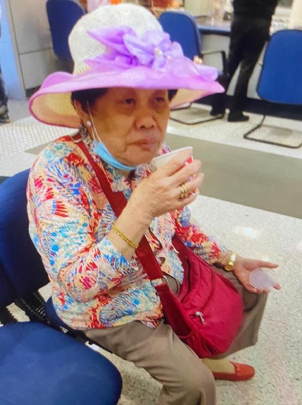 Wong Kwai-ying, aged 73, is about 1.65 metres tall, 60 kilograms in weight and of fat build. She has a square face with yellow complexion and short black hair. She was last seen wearing a floral print T-shirt, black trousers, slippers, a red hat and carrying a red shoulder bag.