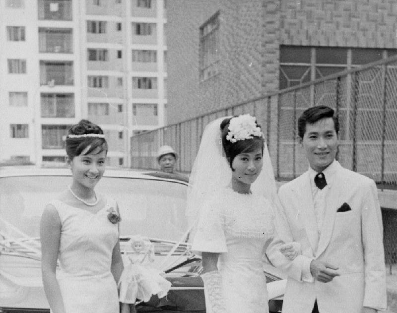 康乐及文化事务署香港电影资料馆的「影画早晨」节目，将以薛家燕及黎小田为主题，选映十七部二人的电影。图示《姑娘十八一朵花》（1966）剧照。