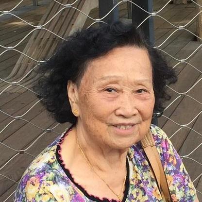 Ying Yuek-lan, aged 84, is about 1.5 metres tall, 50 kilograms in weight and of medium build. She has a round face with yellow complexion and short black curly hair. She was last seen wearing a white T-shirt, black trousers and black shoes, and carrying a black shoulder bag and a long grey umbrella.