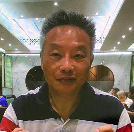 Lee Chun-ming, Johnny, aged 66, is about 1.7 metres tall, 77 kilograms in weight and of medium build. He has a square face with yellow complexion and short black and white hair. He was last seen wearing a deep blue shorts.