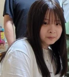 Cheung Chung-nam, is about 1.6 metres tall, 50 kilograms in weight and of fat build. She has a round face with yellow complexion and long black hair. She was last seen wearing a blue jacket, a black T-shirt, black shorts and white sports shoes.